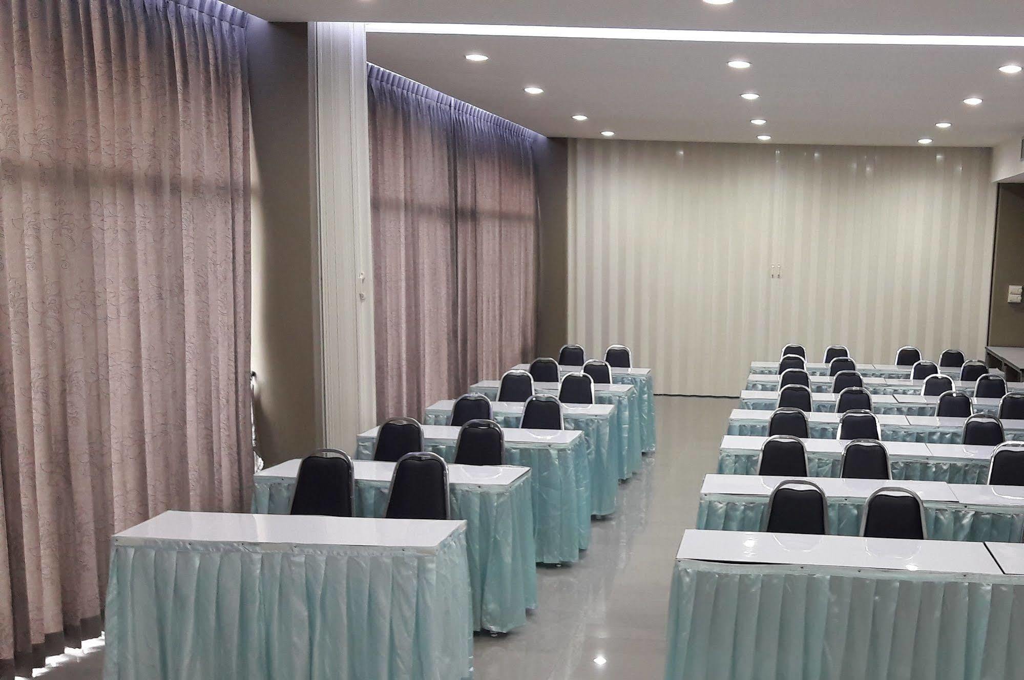 U Place Korat Nakhonratcsaszima Kültér fotó